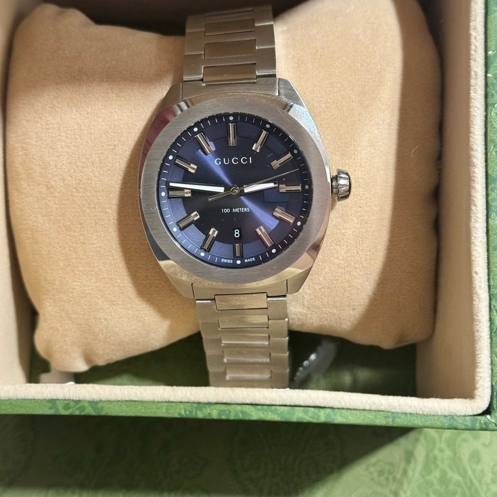 Gucci Silver-Tone Bracelet Watch with Blue Dial YA142303